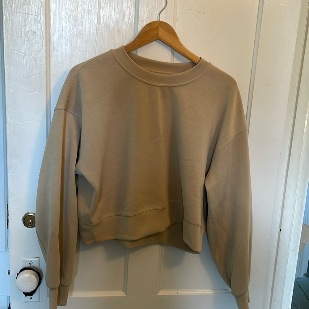 Lululemon softstream perfectly oversized cropped crew size 8 - great condition